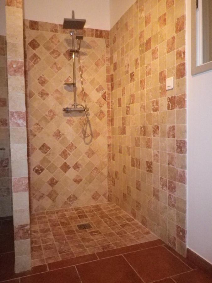 La mordorée La Motte-d'Aigues Esterno foto